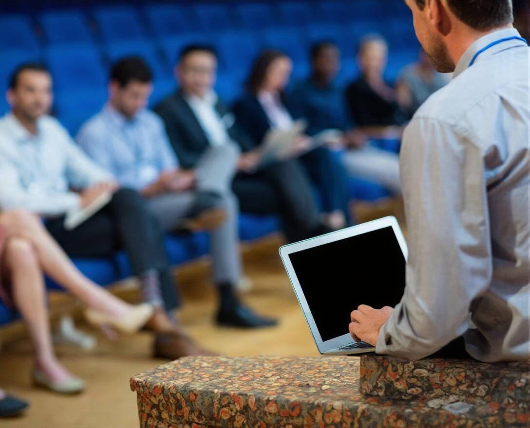 Seminare und Schulungen zur Geldwäscheprävention